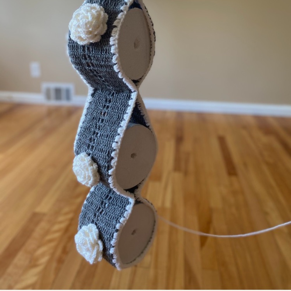 Toilet paper holder